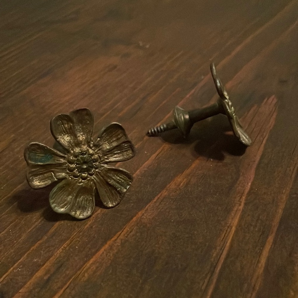 Vintage Flower Curtain Hooks